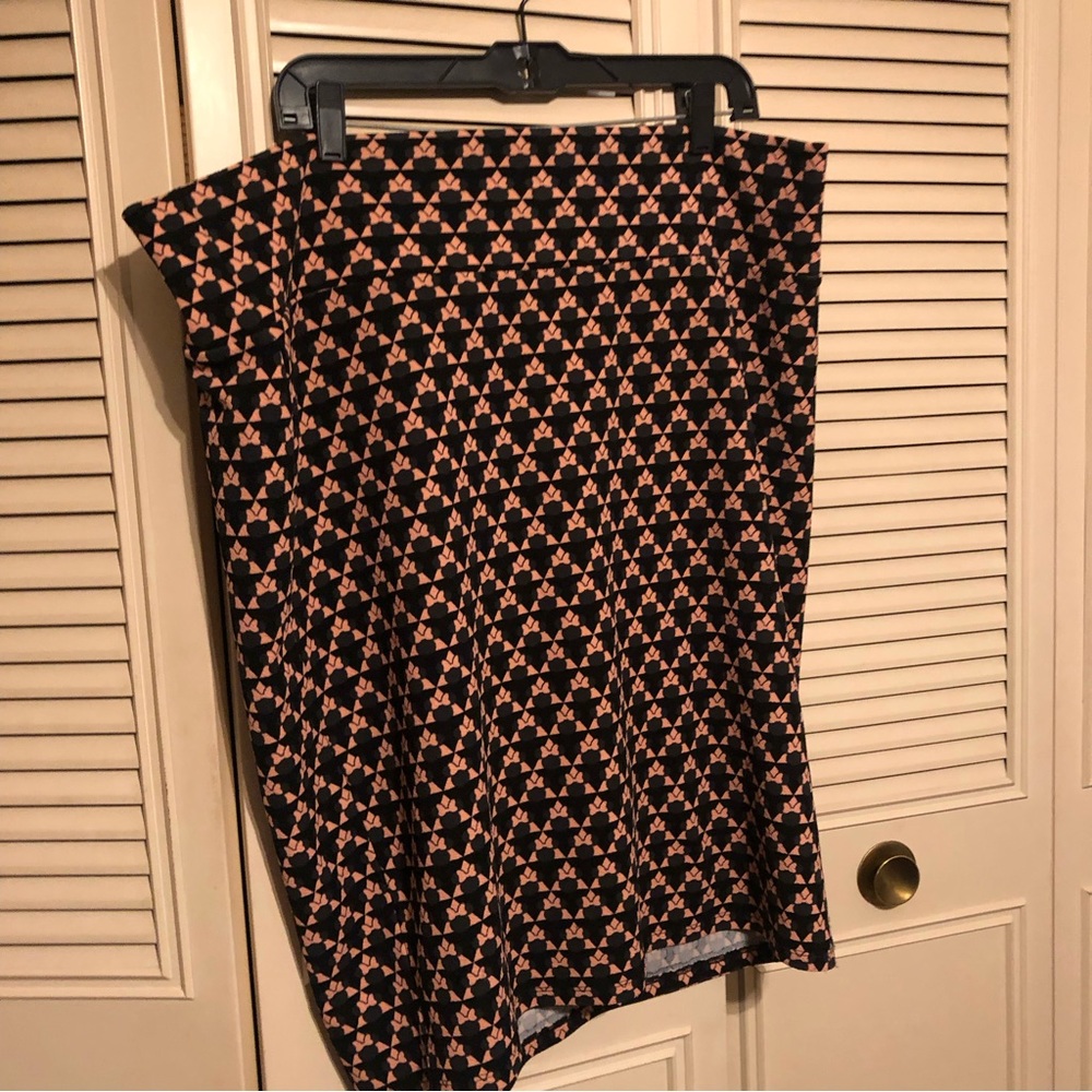 LuLaRoe Disney Minnie 3X Cassie pink, black, grey